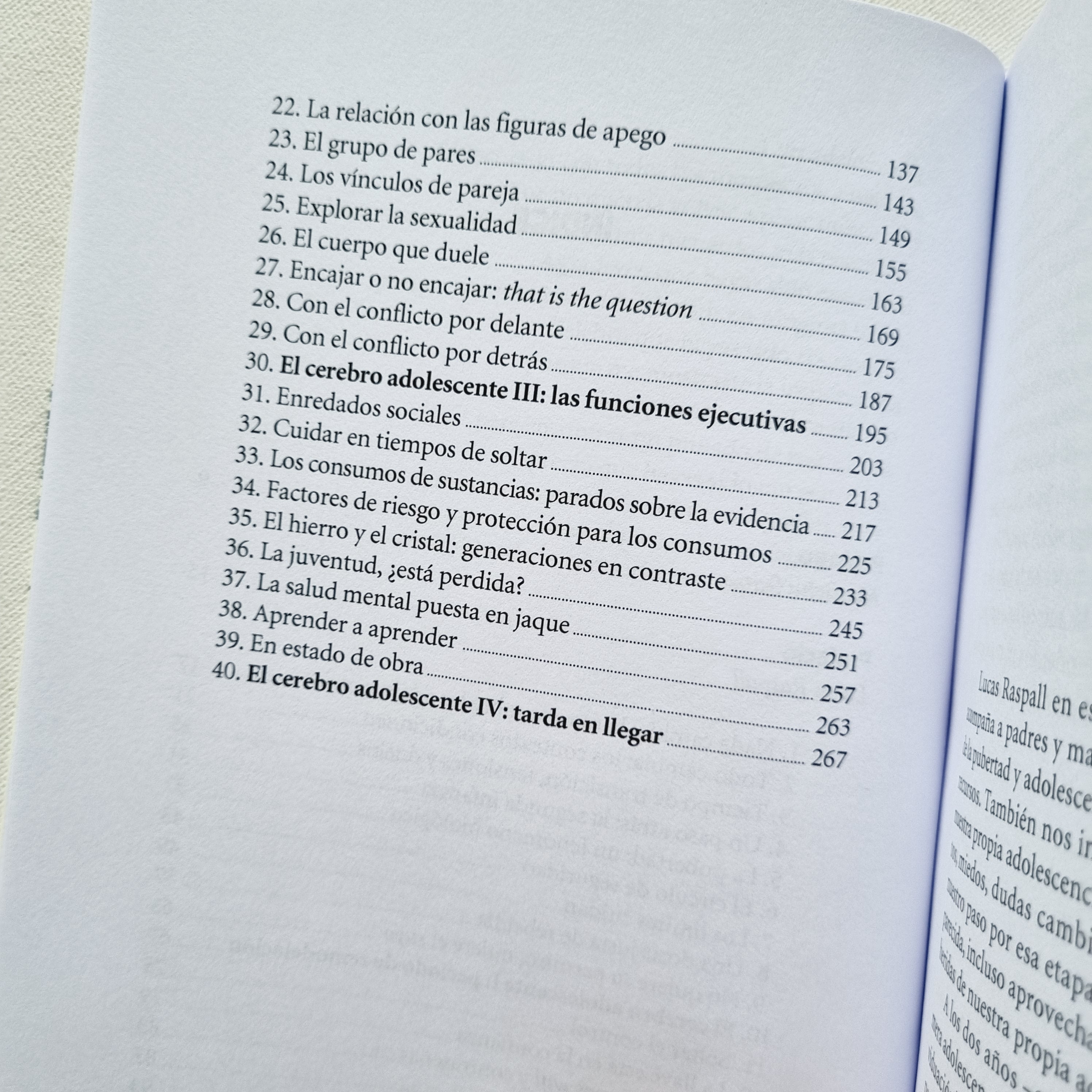 Desafíos de la adolescencia: 40 posteos para una crianza positiva Desafíos de la adolescencia: 40 posteos para una crianza positiva
